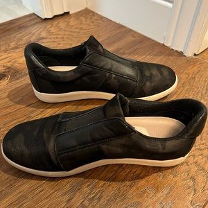 Sanctuary Brand Camo Sneakers. Size 8.